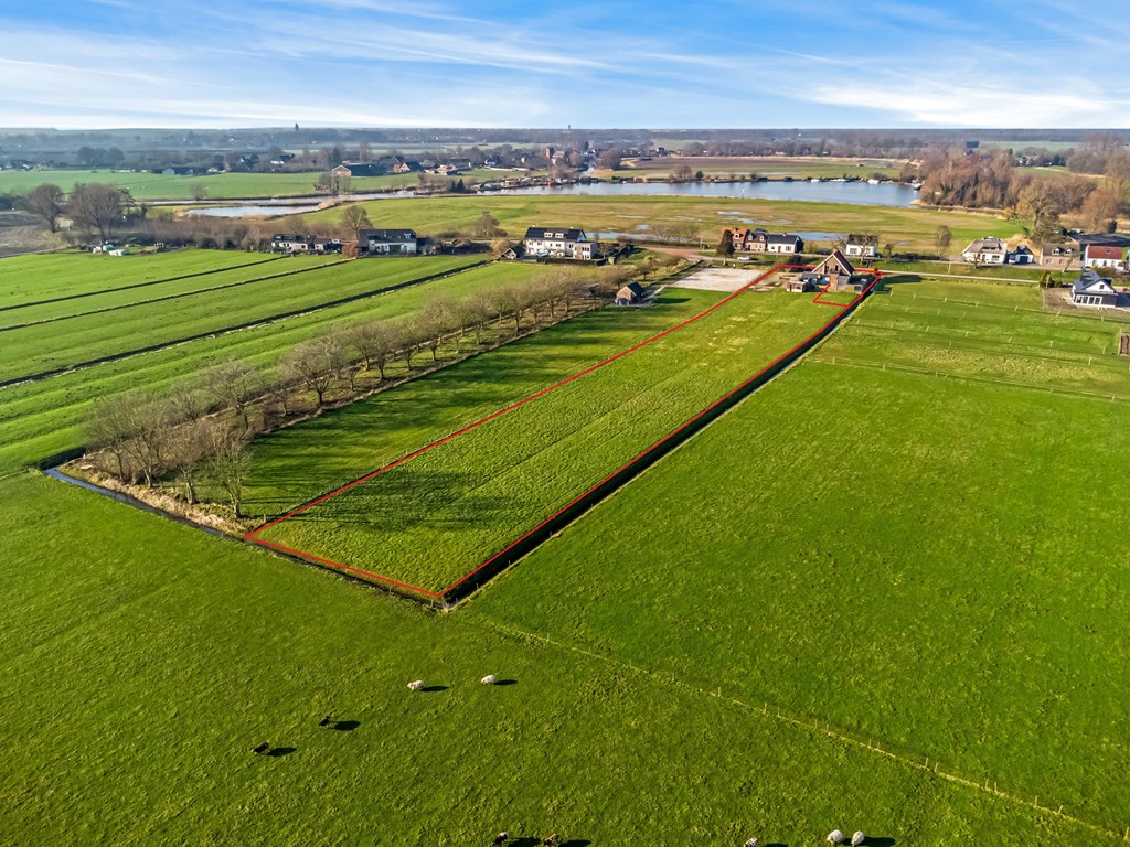 aa Perceel rode lijnen.jpg